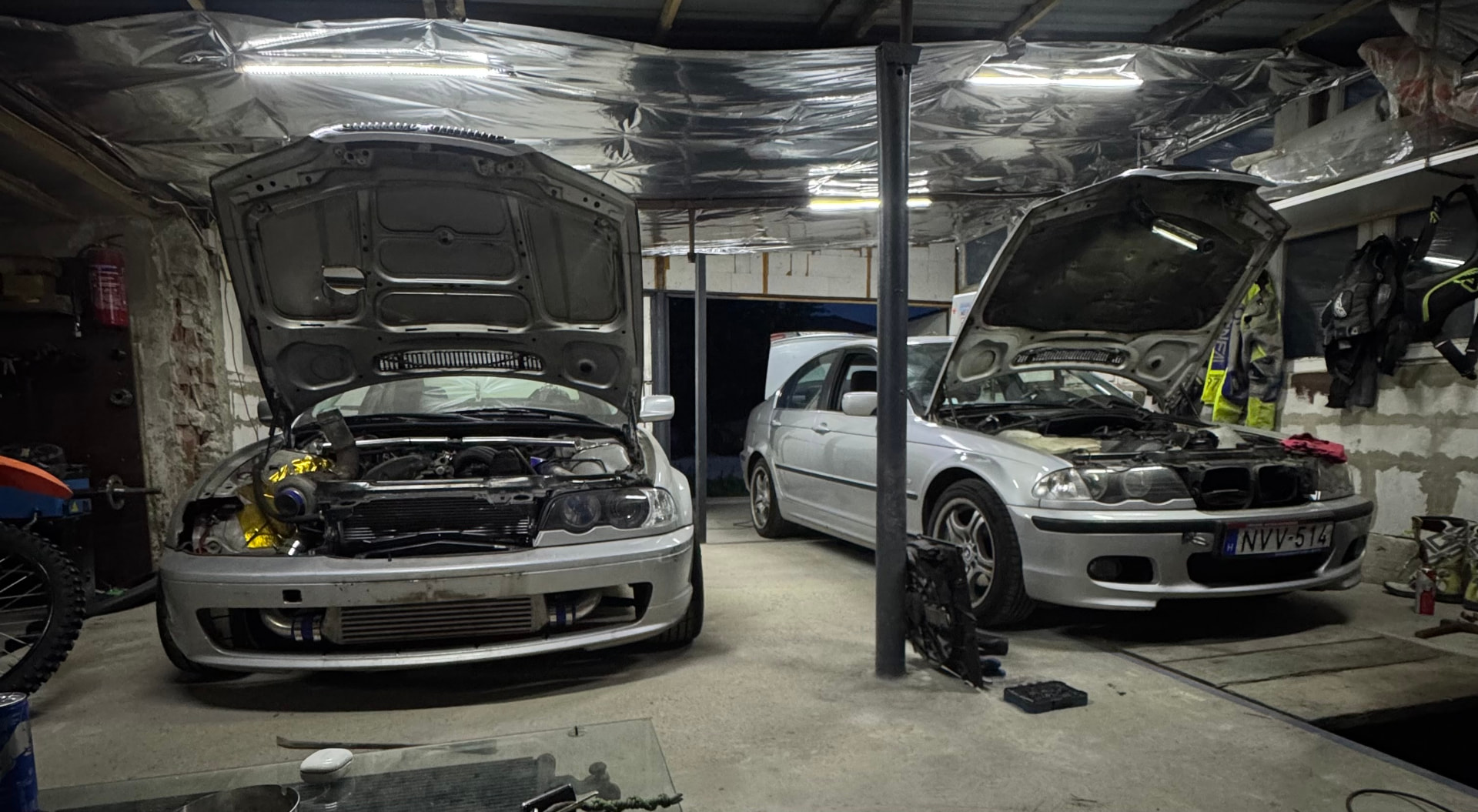 Tuning közösség — épített BMW E46-ok műhelyben | Fotó: Marinkás Norbert
